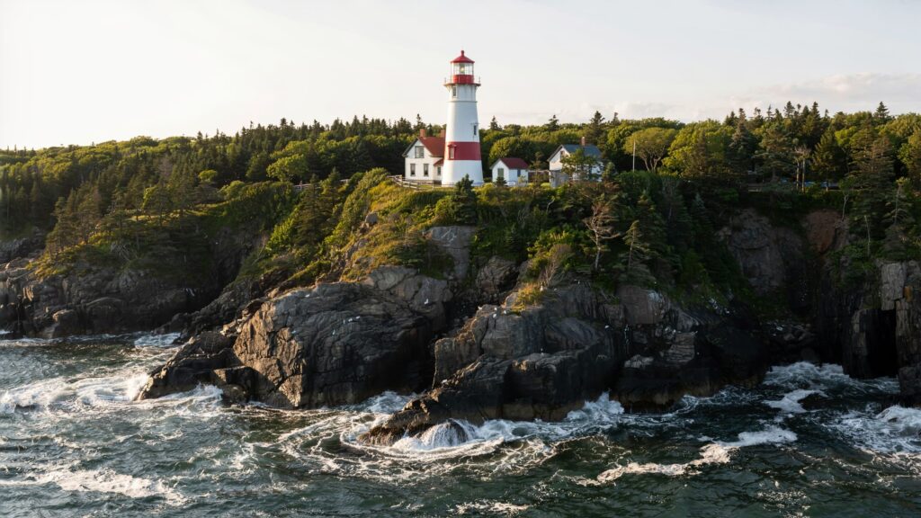 Maine Travel Guide: Best Things to Do, See & Eat (2026)